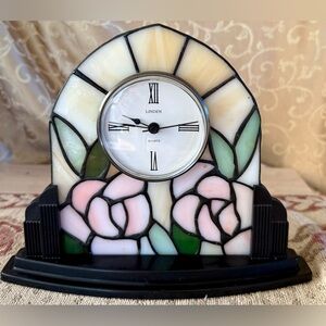 Vintage Linden Stained Glass Tiffany Inspired Art Deco Table Mantle Clock Works